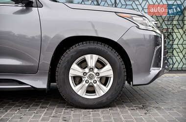 Внедорожник / Кроссовер Lexus LX 2017 в 