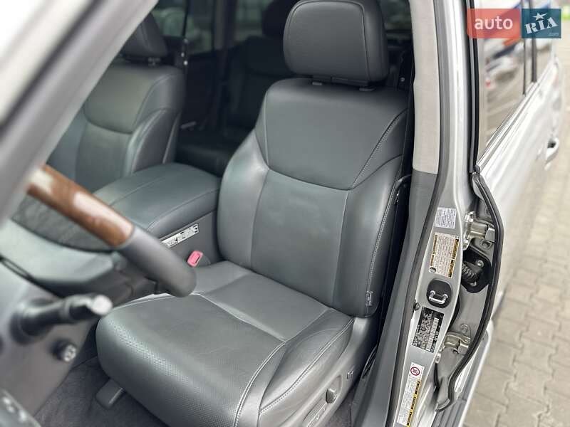 Позашляховик / Кросовер Lexus LX 2008 в Чернівцях