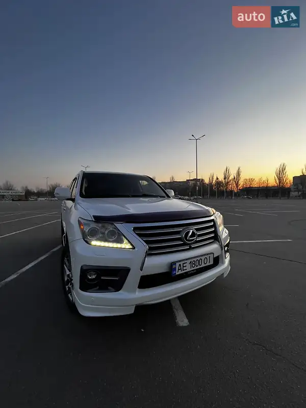 Внедорожник / Кроссовер Lexus LX 2012 в 