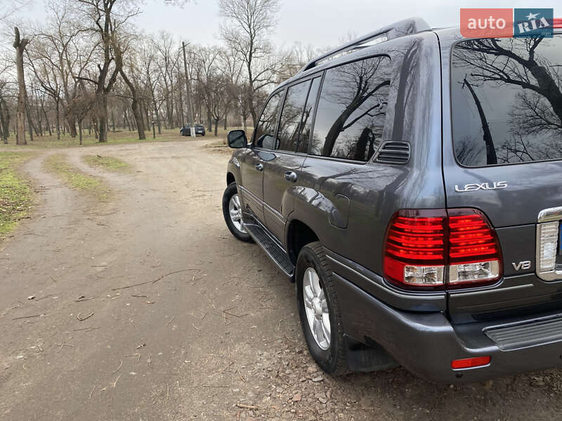 Позашляховик / Кросовер Lexus LX 2004 в Кривому Розі