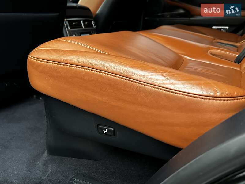 Внедорожник / Кроссовер Lexus LX 2011 в Тернополе