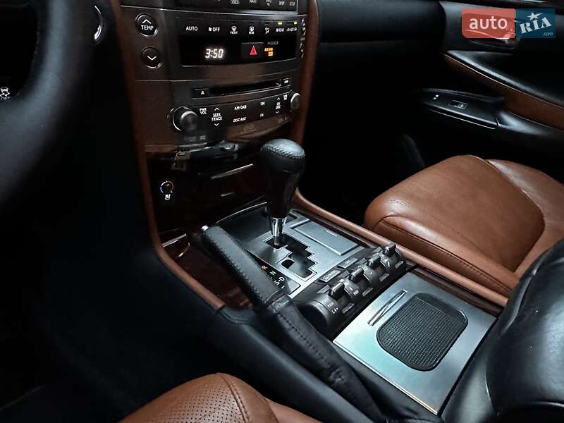 Внедорожник / Кроссовер Lexus LX 2011 в Тернополе