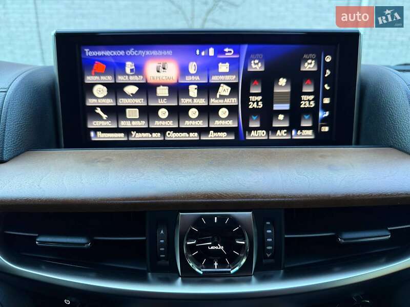 Позашляховик / Кросовер Lexus LX 2016 в Рівному