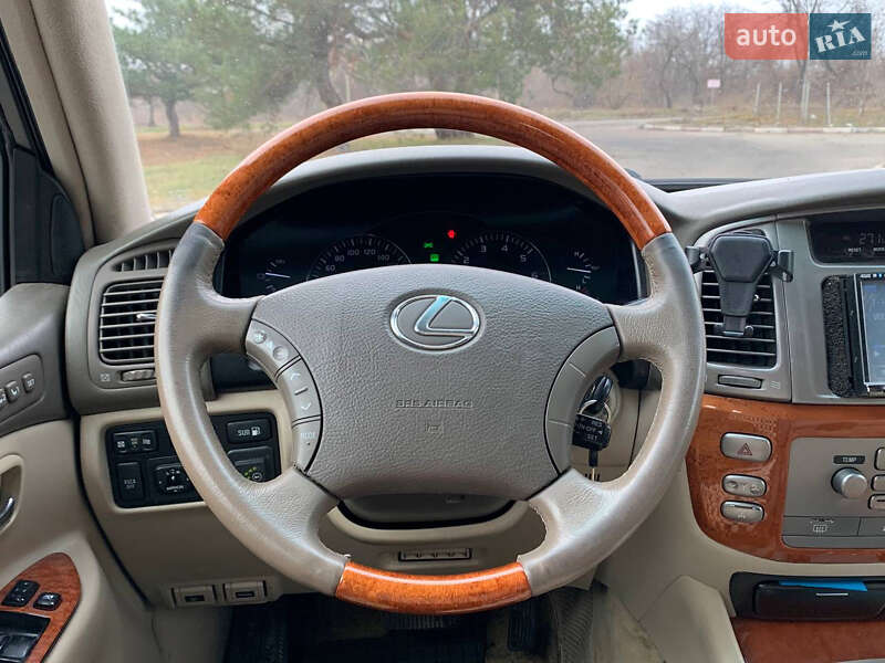 Внедорожник / Кроссовер Lexus LX 2003 в Николаеве