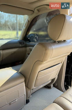 Внедорожник / Кроссовер Lexus LX 2004 в 