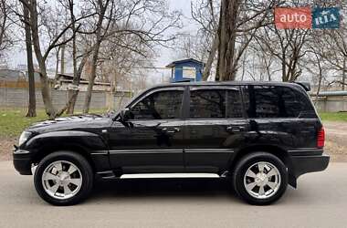 Внедорожник / Кроссовер Lexus LX 2003 в 