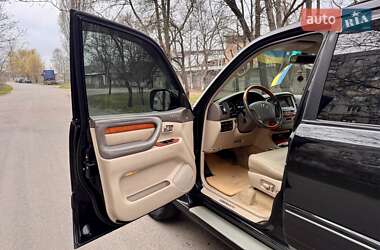 Внедорожник / Кроссовер Lexus LX 2003 в 