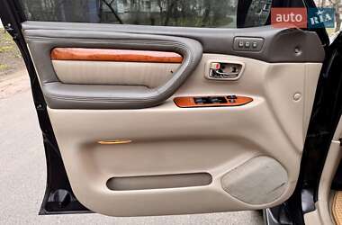 Внедорожник / Кроссовер Lexus LX 2003 в 