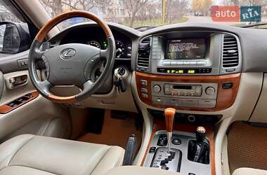 Внедорожник / Кроссовер Lexus LX 2003 в 