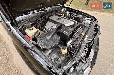 Внедорожник / Кроссовер Lexus LX 2003 в 