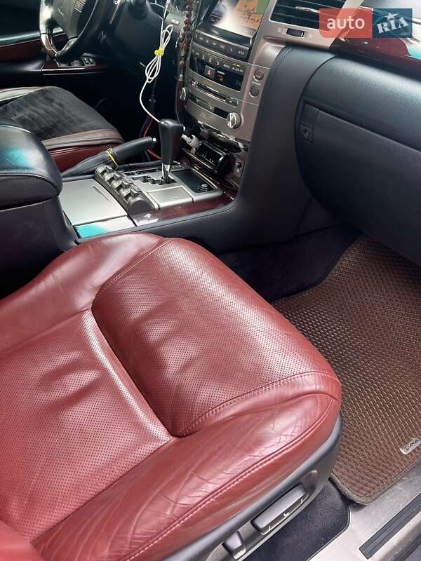 Позашляховик / Кросовер Lexus LX 2013 в Києві