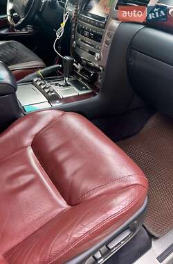 Внедорожник / Кроссовер Lexus LX 2013 в 