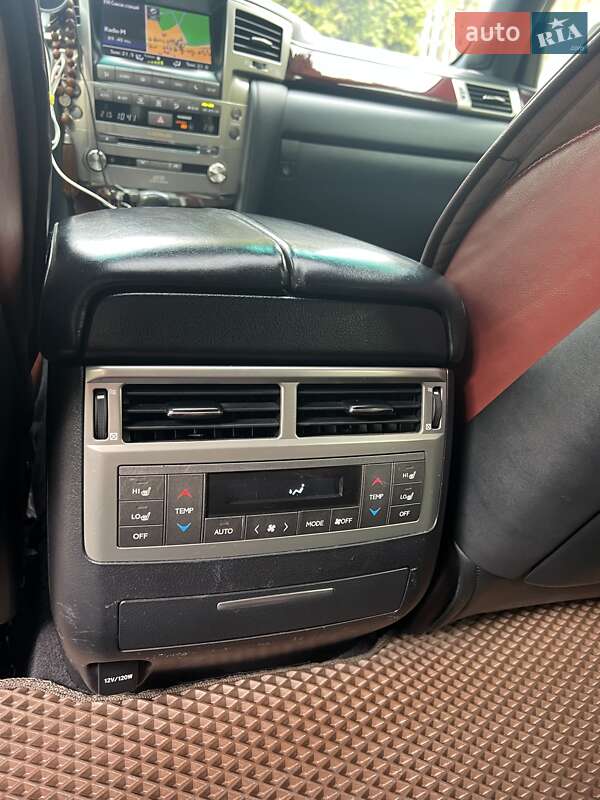 Позашляховик / Кросовер Lexus LX 2013 в Києві