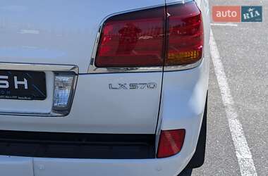 Позашляховик / Кросовер Lexus LX 2008 в 