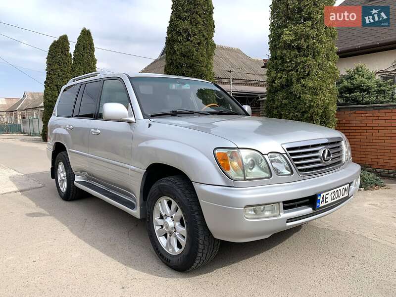 Внедорожник / Кроссовер Lexus LX 2005 в 