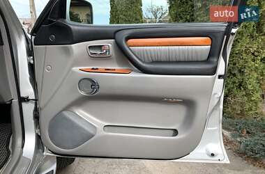 Внедорожник / Кроссовер Lexus LX 2005 в 