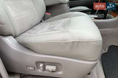 Внедорожник / Кроссовер Lexus LX 2005 в 