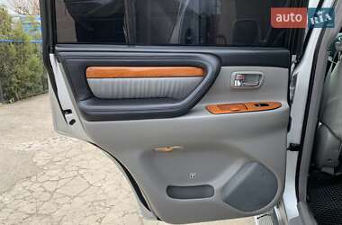 Внедорожник / Кроссовер Lexus LX 2005 в 