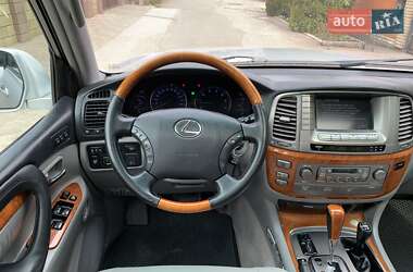 Внедорожник / Кроссовер Lexus LX 2005 в 