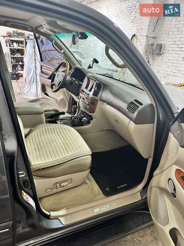 Позашляховик / Кросовер Lexus LX 2003 в Слов'янську