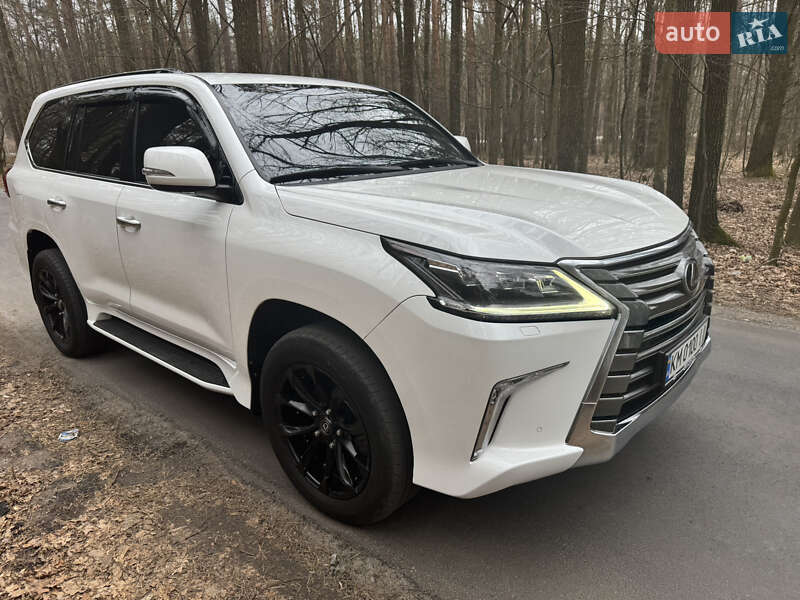 Внедорожник / Кроссовер Lexus LX 2016 в 