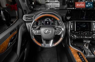 Внедорожник / Кроссовер Lexus LX 2022 в 