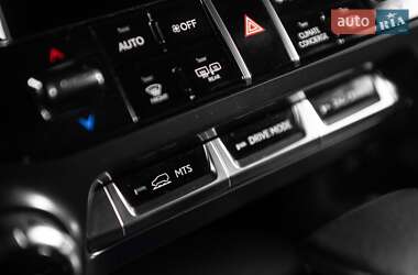 Внедорожник / Кроссовер Lexus LX 2022 в 