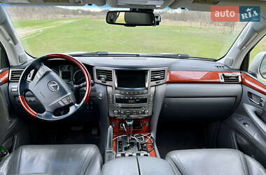 Внедорожник / Кроссовер Lexus LX 2008 в 