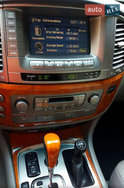 Внедорожник / Кроссовер Lexus LX 2004 в 