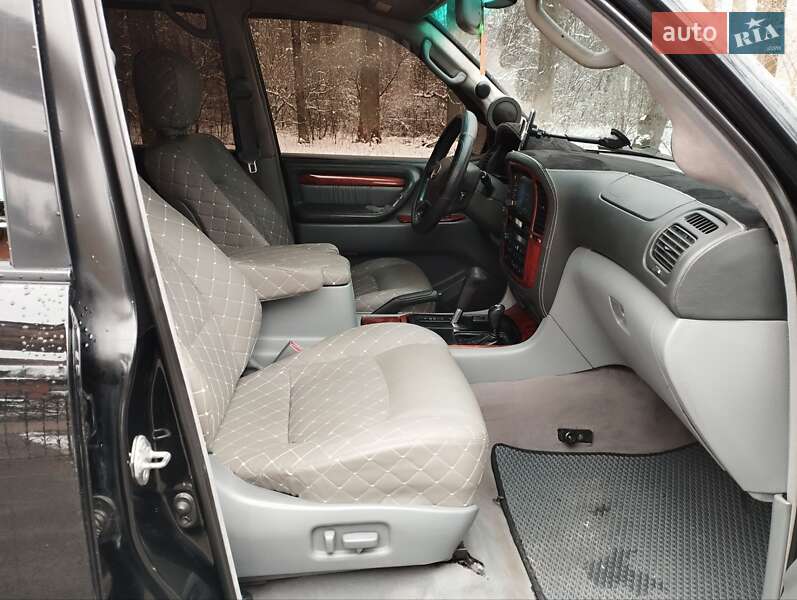 Позашляховик / Кросовер Lexus LX 2000 в Києві