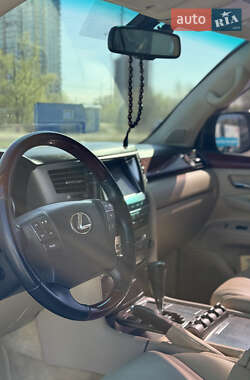 Внедорожник / Кроссовер Lexus LX 2008 в 