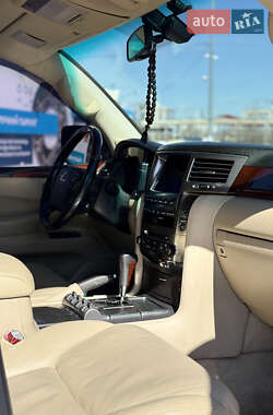 Внедорожник / Кроссовер Lexus LX 2008 в 