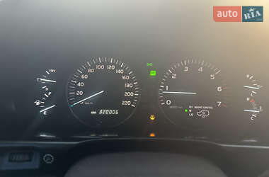 Позашляховик / Кросовер Lexus LX 2006 в 