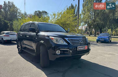 Внедорожник / Кроссовер Lexus LX 2008 в 
