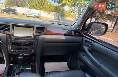 Внедорожник / Кроссовер Lexus LX 2008 в 