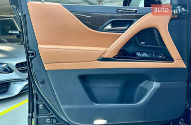 Позашляховик / Кросовер Lexus LX 2022 в 