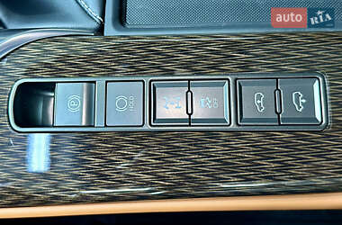 Позашляховик / Кросовер Lexus LX 2022 в 