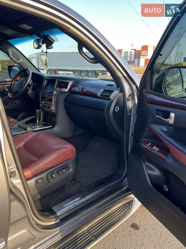 Позашляховик / Кросовер Lexus LX 2014 в Луцьку