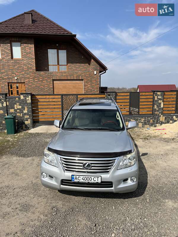 Внедорожник / Кроссовер Lexus LX 2008 в 