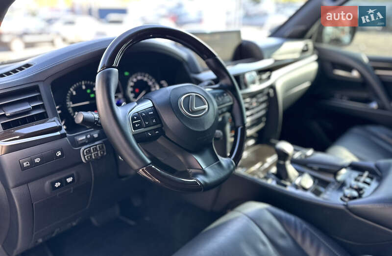 Внедорожник / Кроссовер Lexus LX 2017 в Днепре