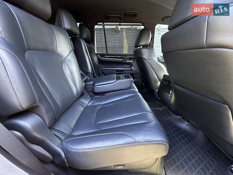 Внедорожник / Кроссовер Lexus LX 2017 в Днепре