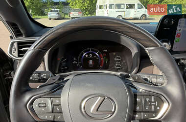 Внедорожник / Кроссовер Lexus LX 2022 в 