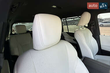 Внедорожник / Кроссовер Lexus LX 2022 в 