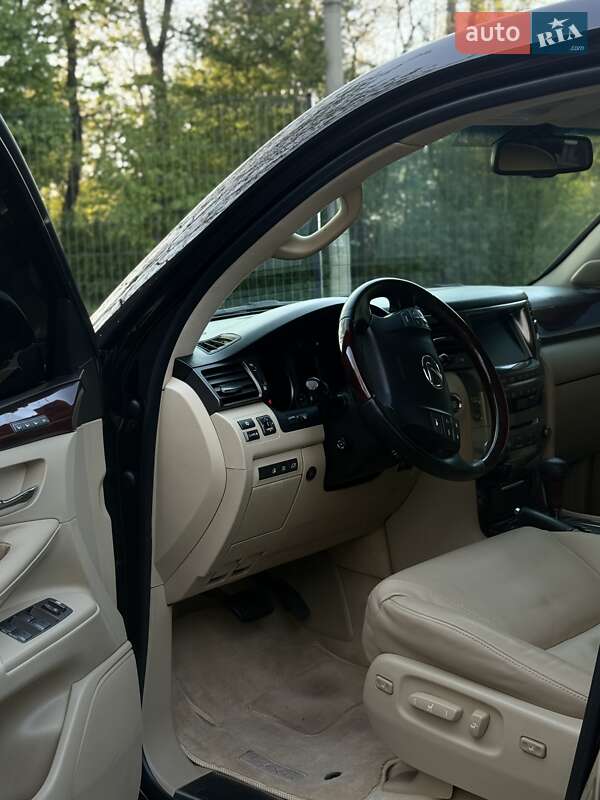 Позашляховик / Кросовер Lexus LX 2008 в Чернівцях