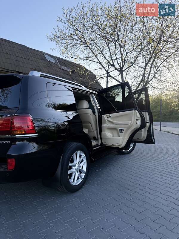Позашляховик / Кросовер Lexus LX 2008 в Чернівцях