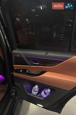 Внедорожник / Кроссовер Lexus LX 2022 в 