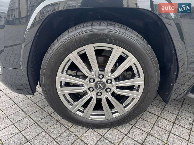 Позашляховик / Кросовер Lexus LX 2022 в Києві