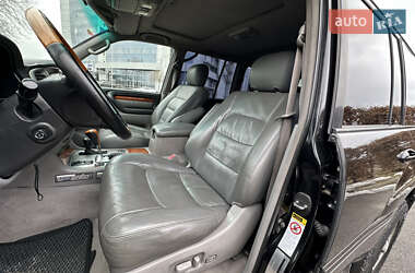 Позашляховик / Кросовер Lexus LX 2004 в 