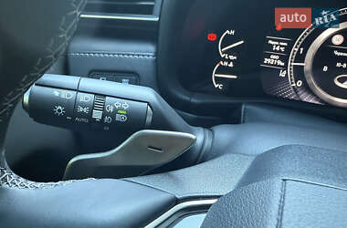 Внедорожник / Кроссовер Lexus LX 2022 в 