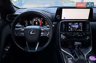Внедорожник / Кроссовер Lexus LX 2022 в 